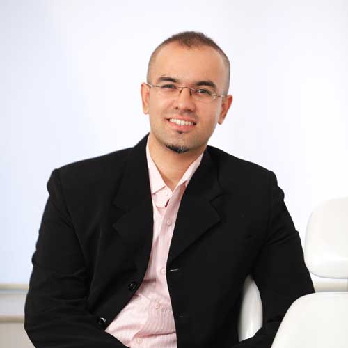 Dr. Priyank Mathur - Cosmetic Dentist & Implantologist